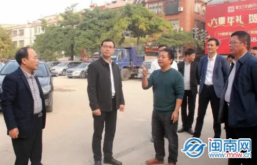 云霄县委书记王金狮带队调研道路改造提升项目