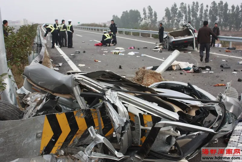 进香回家遇车祸 一家6口5亡