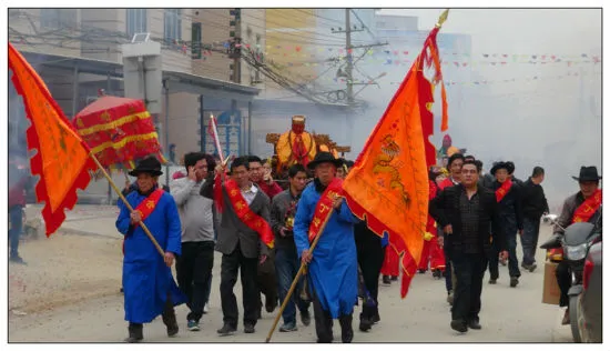 店地社区举行盛大“抬神跳火堆游火巷”民俗活动