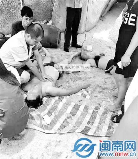 医生和民警救人（网友供图）