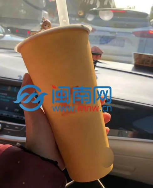 泉州：每天一杯奶茶 29岁小伙子痛风走不了路